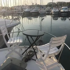 Bateau-hôtel Location Bateau Port Vauban, Antibes